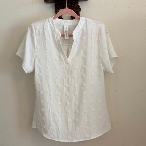 B eggshell short sleeve Blouse